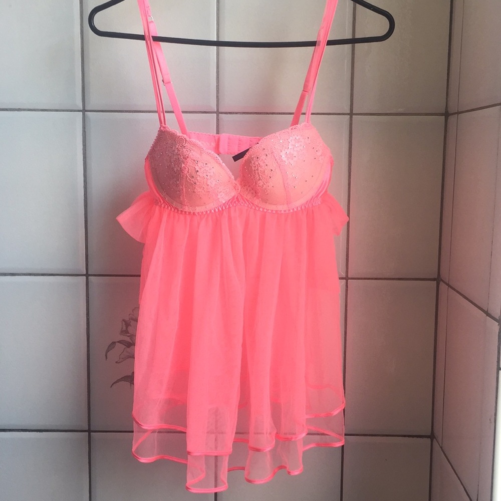 Victoria’s Secret hot pink 34B bra lingerie top